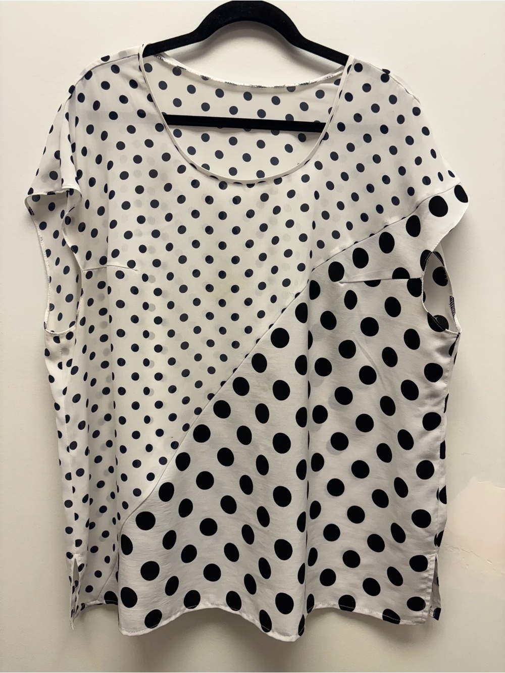 4 for $25 ⚫⚪ Black & White Polka Dot Tunic Top ⚫⚪